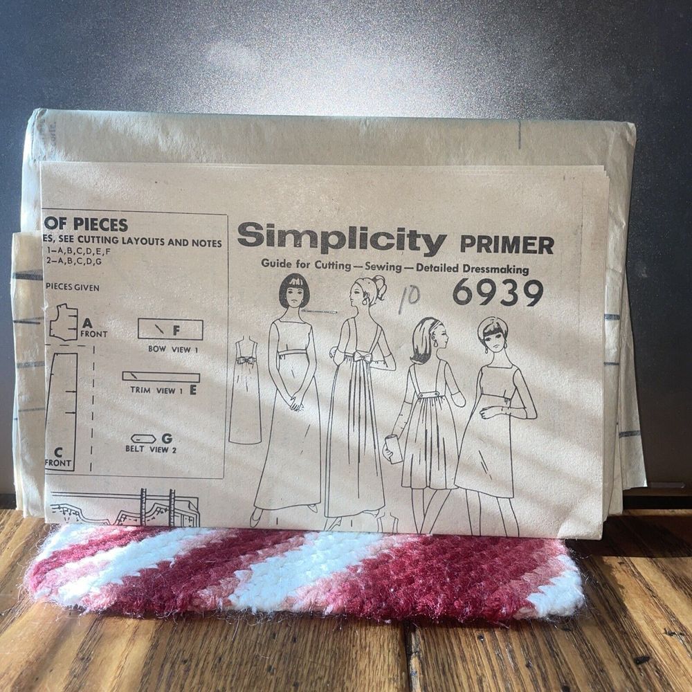 Simplicity‎ Primer 6939 Size 10 Dress
